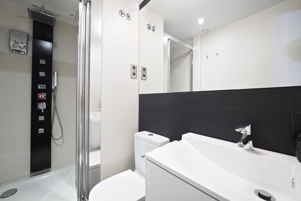 Barcelona Fifteen Central Aparthotel Eksteriør bilde